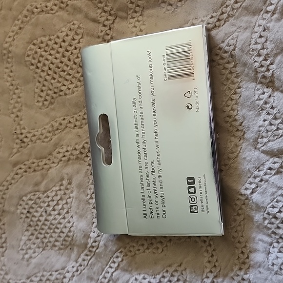 Eyelashes - Picture 2 of 2